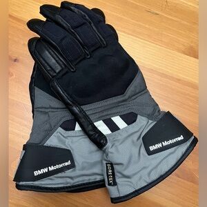 BMW Motorrad Men’s GORE-TEX Black and Gray Motorcycle Gloves